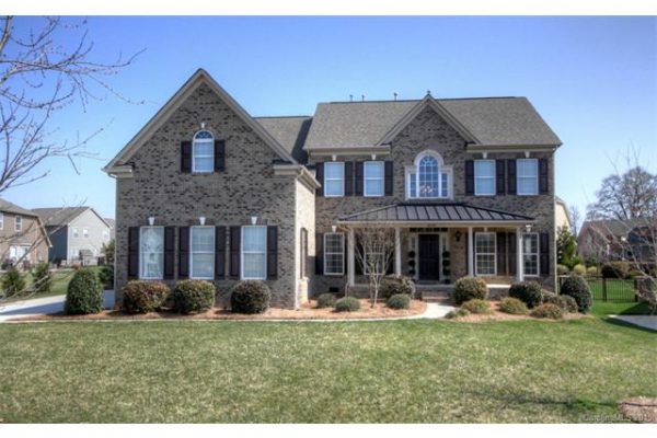Roomy move-in-ready spacious home – Huntersville